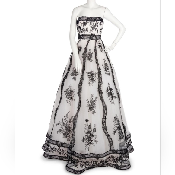 *$8,900 OSCAR DE LA RENTA WHITE BLACK EMBROIDERED RUNWAY GOWN US S - Picture 8 of 12